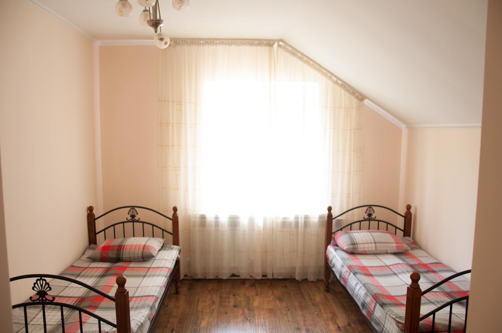 Almaty Backpackers Vandrarhem Rum bild