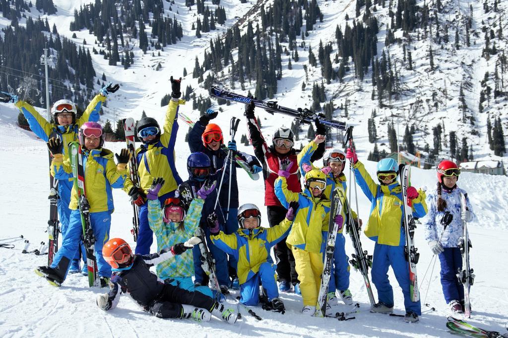 Almaty Backpackers Vandrarhem Exteriör bild